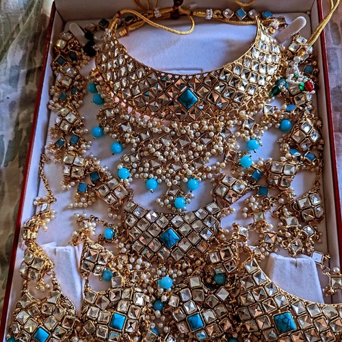 Pakistani indian punjabi gold - pakistani,