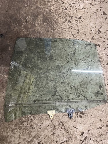 Nissan primera door glass - nissan,