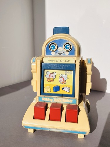 Tomy tutor robot - robot, early