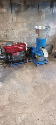 Diesel wood pellet mill