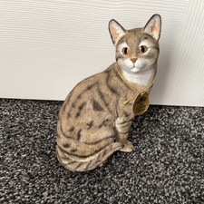 The Leonardo Collection Vintage Fine Porcelain Cat Figurine.