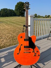 Yamaha AES 1500 Guitar w/ Yamaha Hardshell Case