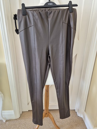 Bnwot size brown - bnwot, faux
