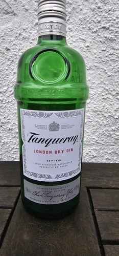 Empty tanqueray london dry - tanqueray,