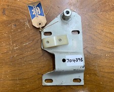 TRIUMPH 704393 HERALD 1200, 13/60 & VITESSE RANGE L/H HOOD FRAME PIVOT BRACKET