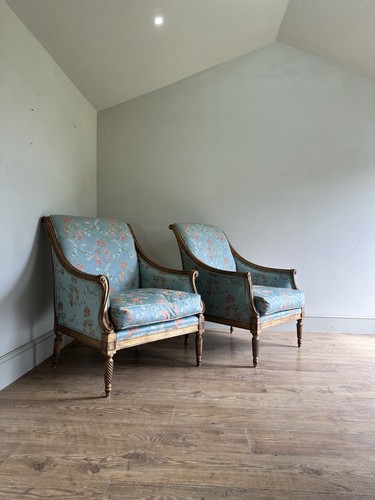 Pair french style r - of,