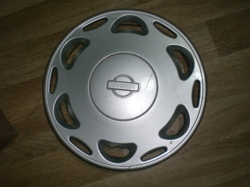 Nissan wheel trim - hub, cap
