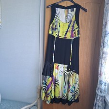 PAUSE CAFE PRETTY BLACK AND