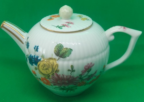 Vintage franklin mint victoria - vintage,