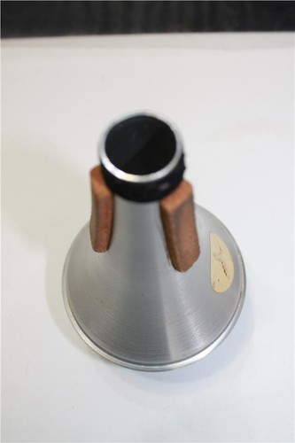Straight mute trumpet - mute,