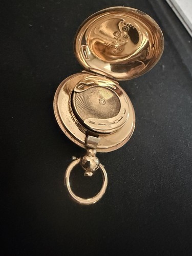 Antique 9ct gold sovereign - gold,