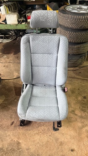 Right front seat mercedes - front,