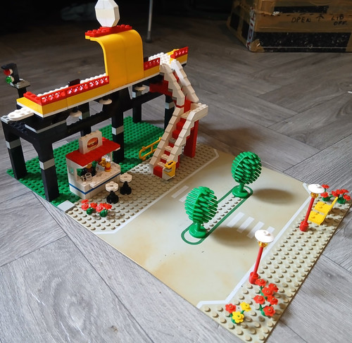 Lego airport shuttle 6399 town - 6399,