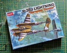 ACADEMY 1/72 MODEL KIT.  WWII