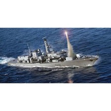 Trumpeter 6720 HMS Montrose F236 Type 23 Frigate 1:700 Model Kit