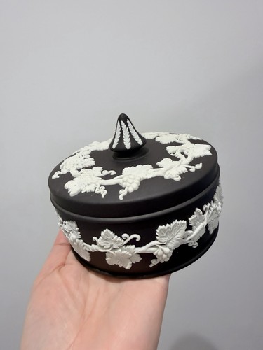 Wedgwood black jasperware - black,