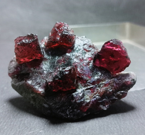 Big garnet rough natural - rough,,
