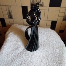 CIRCLE OF LOVE FIGURE  TRUE