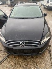 VW Passat Front Headlight
