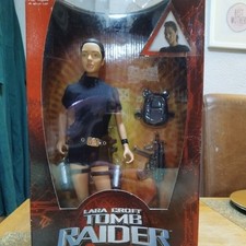 2001 Playmates Lara Croft Tomb