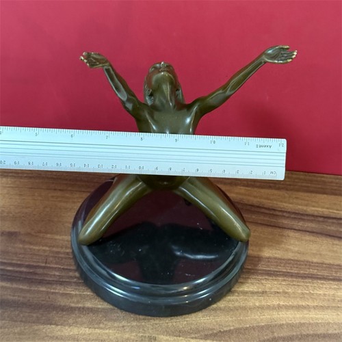 Bronze statue woman sculpture - woman,