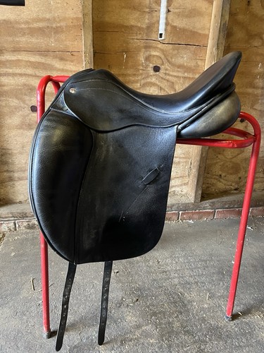 Falcon black dressage saddle - black,