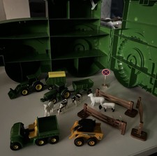 ERTL John Deere Farm Tractor