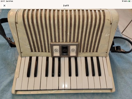 Hohner student bass in - v,