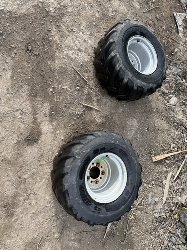 320 tyre 450 vat - 2x,