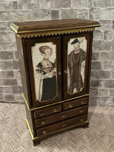 Dolls house scale - 1/12,