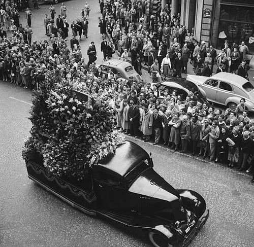 Arrival hearse carrying - of,