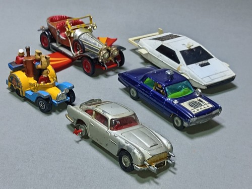 Corgi and film cars bond - corgi,