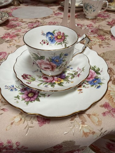 Vintage aynsley fine bone - fine,