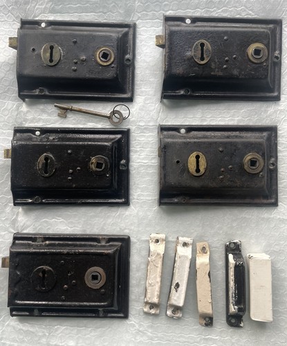 Matching vintage - 5, (almost!)