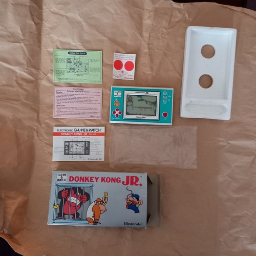 Nintendo game watch 1982 - nintendo,
