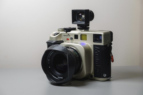 Mamiya lens hood - lens,