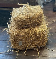 2 Miniature Straw Bales Shop