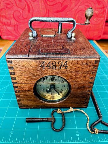 Antique racing pigeon clock - ,