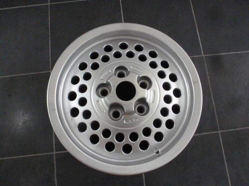 Jaguar pepperpot alloy - , wheel