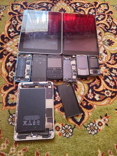 Ipad iphone joblot untested - &,