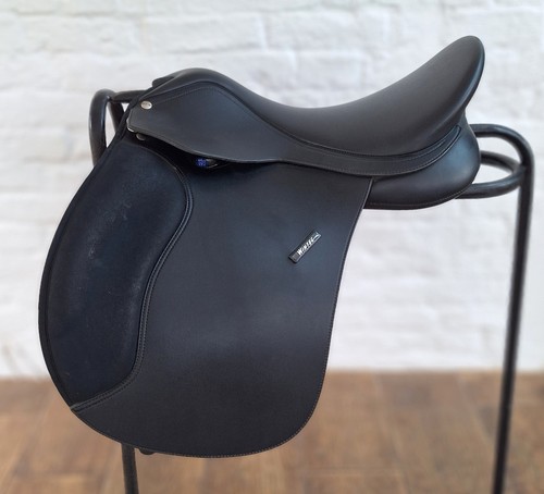 Fabulous black wintec - 17.5",