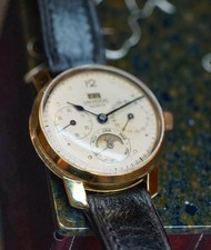 Universal Genève Vintage