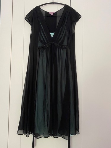 Monsoon black 100 - silk, beaded