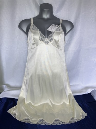 Vtg charnos petticoat nwt - charnos,