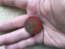 RARE CWW2 AUSTIN MOTOR CoLtd SHADOW FACTORY AIRFRAMES ENAMEL STAFF BADGE