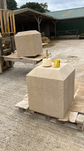 Staddle stones - staddle,