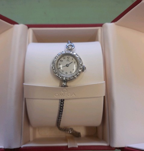 Ladies 9ct white gold - 9ct, and
