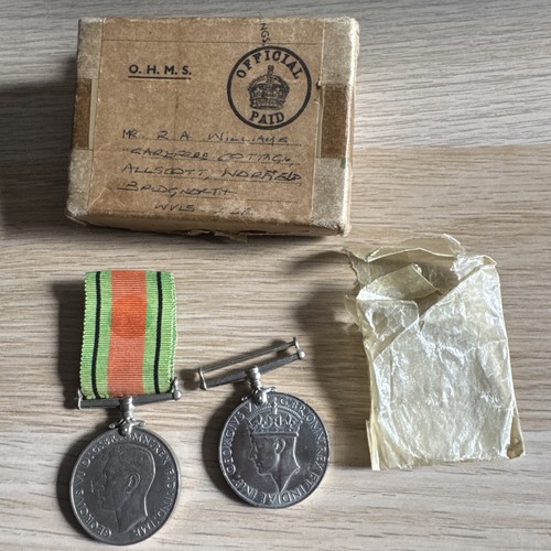 Wwii medal pair original - pair,