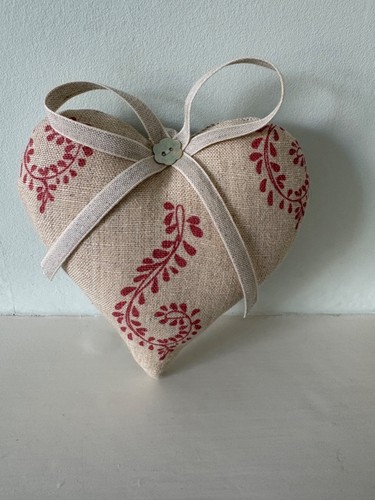 Padded heart door hanger in - padded,