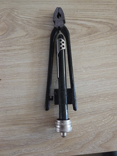 Lock wire twisting pliers - twisting,